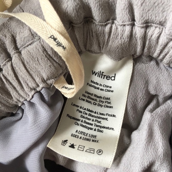 Aritzia (Wilfred) Grey Short - Picture 4 of 4